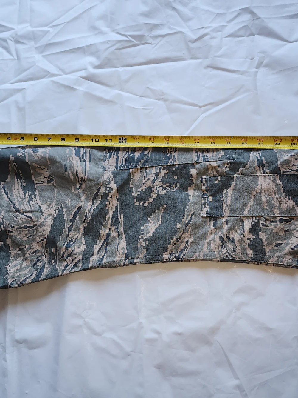 US ARMY Force Utility Camouflage Pattern Coat Men's Size 36L Is Used